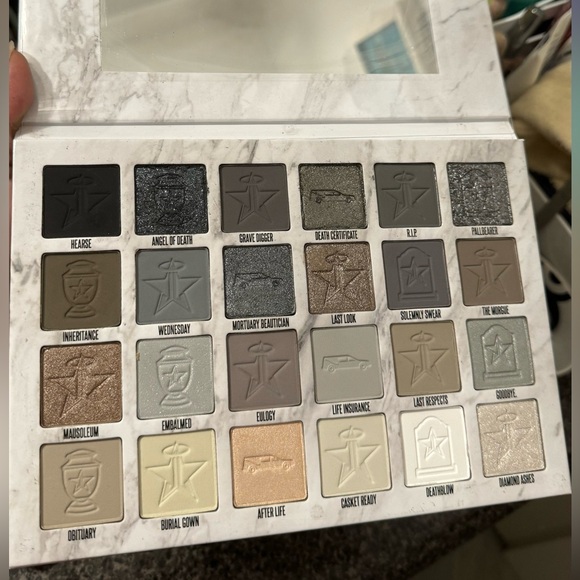 Jeffree Star Cosmetics Cremated Palette - Picture 2 of 2